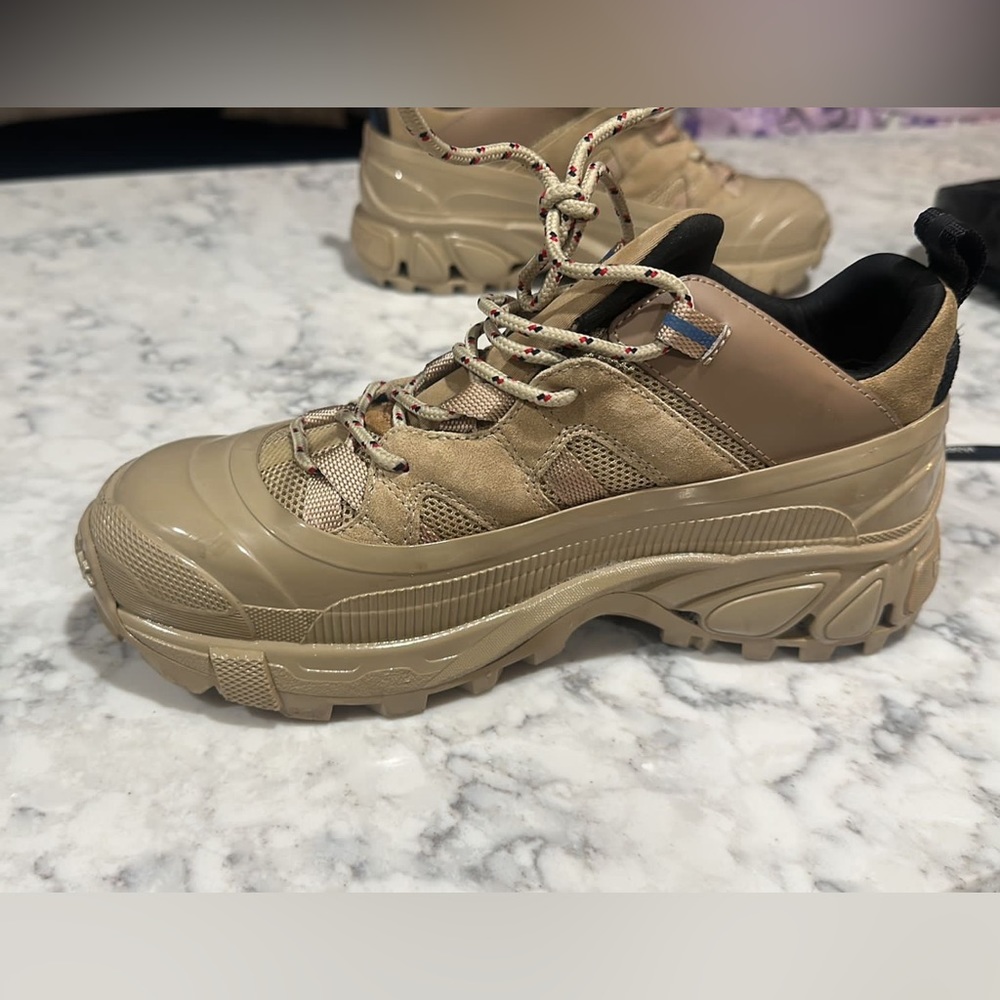 Burberry women's sneakers - Picture 8 of 9